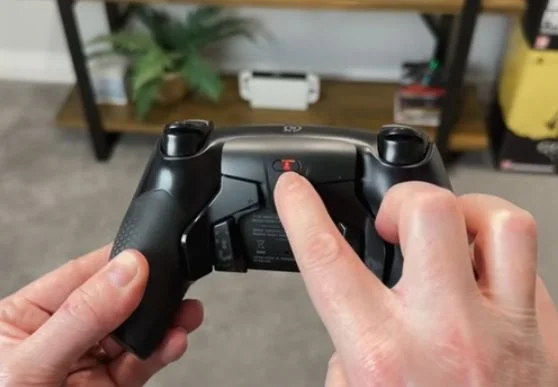 Pro PlayStation 5 Controllers: DualSense Edge vs. SCUF Reflex - Video - CNET