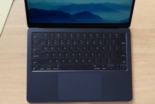 M2 MacBook Air Keyboard and Trackpad