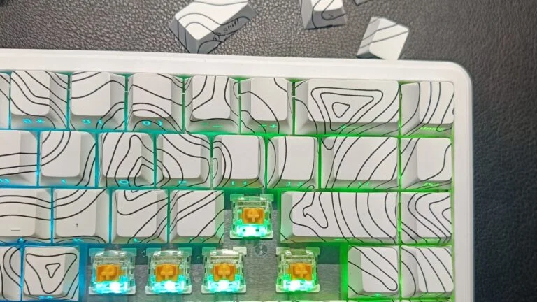 AJAZZ AK680 Max Keycaps and Switches