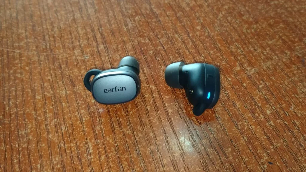 EarFun Free Pro 3 in ear Earbuds Design and Build Quality