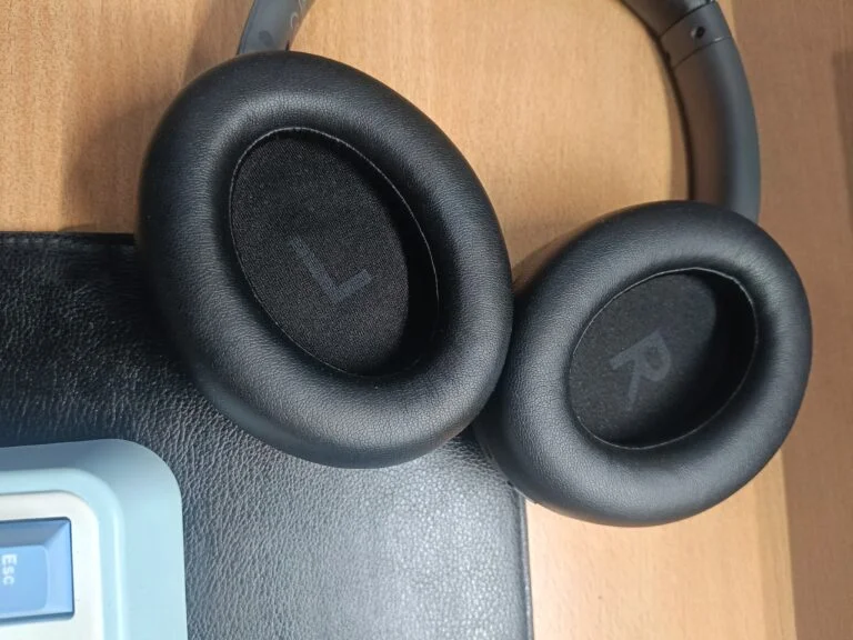 EarFun Wave Pro Headphone cups
